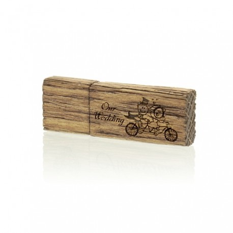 Luxury Wood Pendrive 64 GB with Our Wedding inscription.