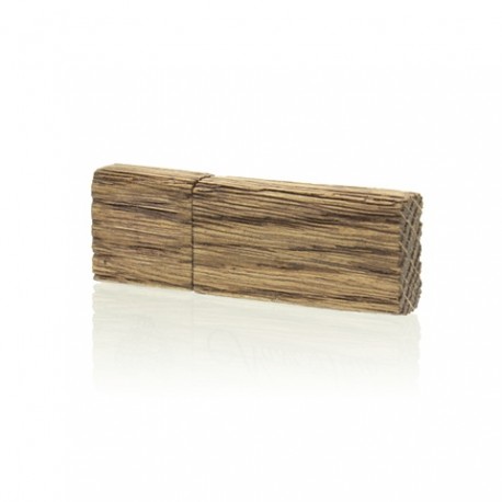 Luxury Wood Pendrive 64 GB with HEARTS symbol.