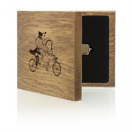 Luxury Wood - Pendrive Case with stylish drawing.